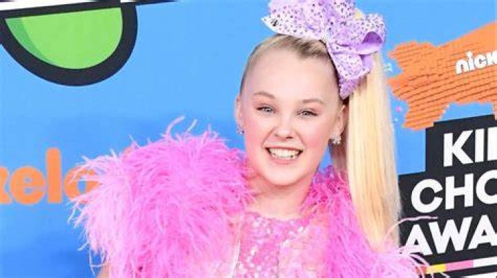 How Old Is JoJo Siwa? This Reality Star Has Grown Up Before Our Eyes