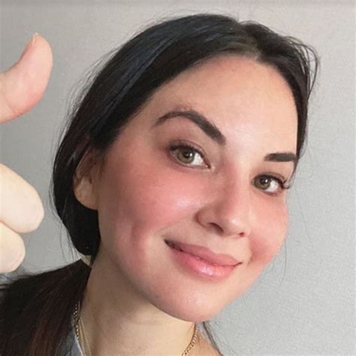 How Olivia Munn Is Dealing With &ldquo;Wonky&rdquo; Hips and Postpartum Anxiety