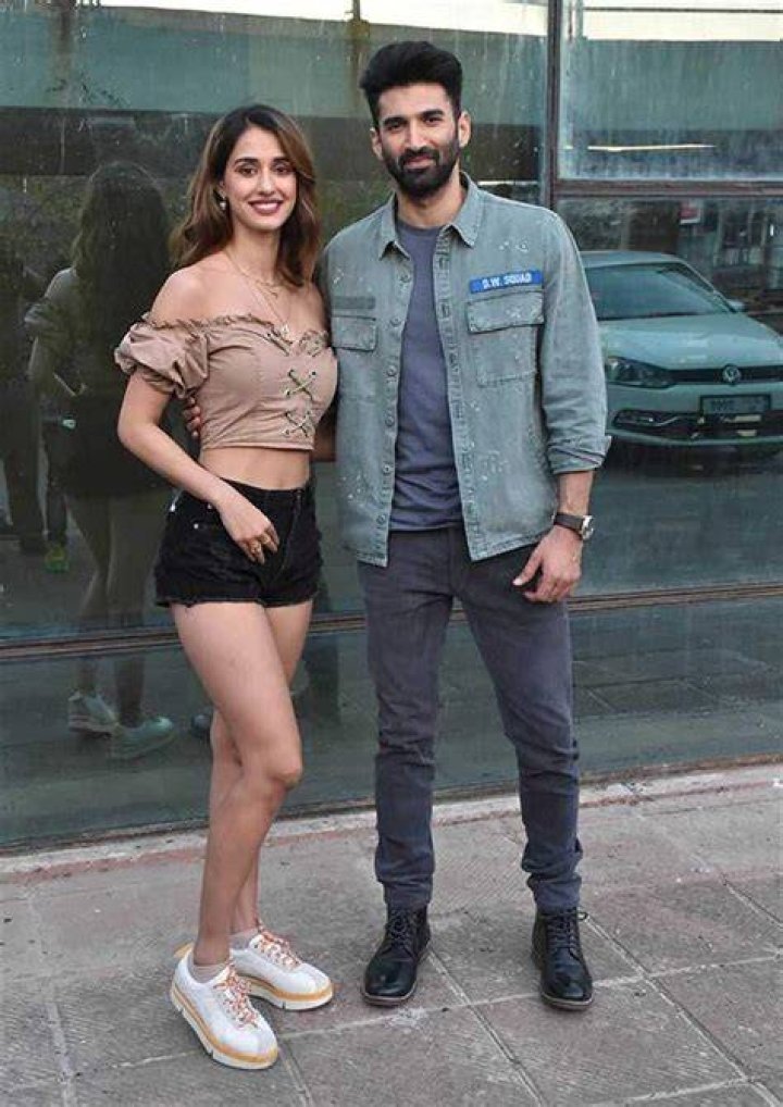 How tall is Aditya Roy Kapur Super Stars Bio