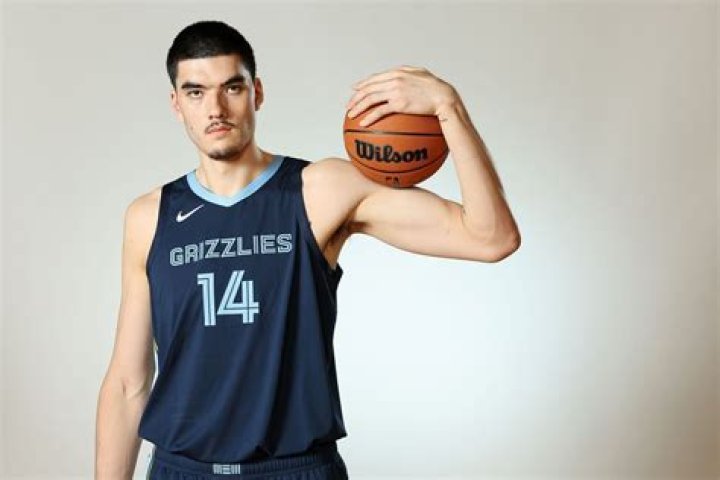 How Tall Is Zach Edey's Dad