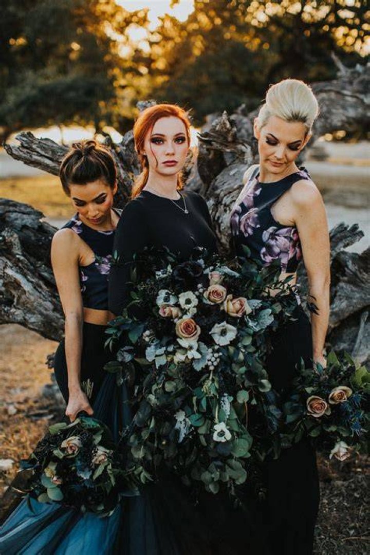 How To Have A Dark And Dramatic Themed Wedding Gothic wedding theme