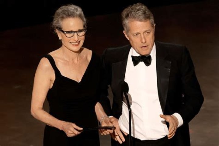 Hugh Grant, Andie MacDowell Have Four Weddings Reunion at 2023 Oscars