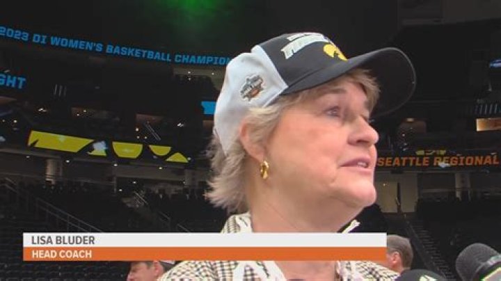 Iowa coach Lisa Bluder is longtime admirer of Rutgers coach C. Vivian
