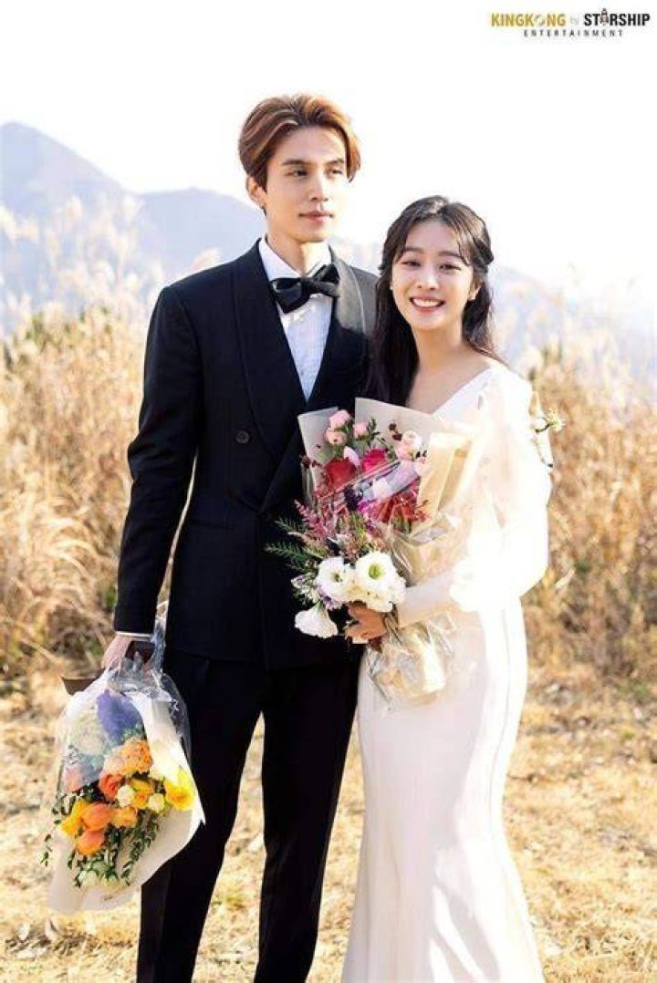 Is Lee Dong Wook Married Yoo In Na Bae Suzy Fandom