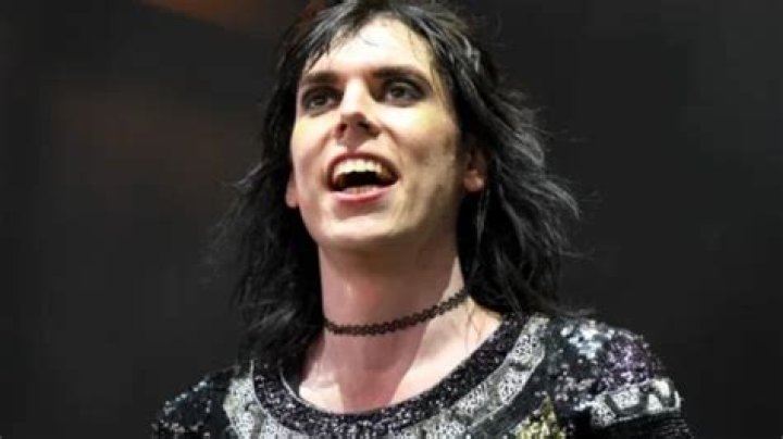 Is Luke Spiller Gay? The Real Story Behind The Struts Lead Singer S*xuality