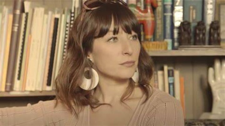 Isidora Goreshter Biography Facts, Childhood, Family Life & Achievements