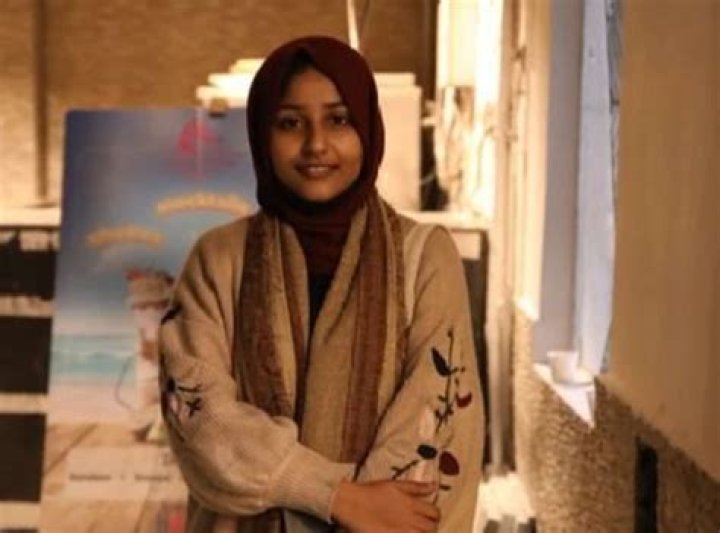 IStandWithAfreenFatima Tharoor, Owaisi and others speak up KnowledgeOK
