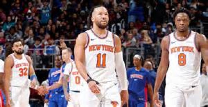 Jalen Brunson des Knicks se fiance avec sa petite amie de longue date
