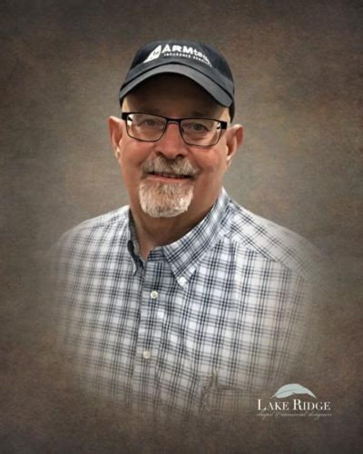 James Donald Tarter &ldquo;Coach Tarter&rdquo; Lake Ridge Chapel & Memorial Designers