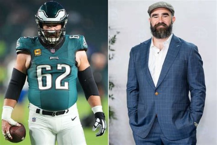 Jason Kelce arrives at Eagles game wearing a Christmas sweater, flip