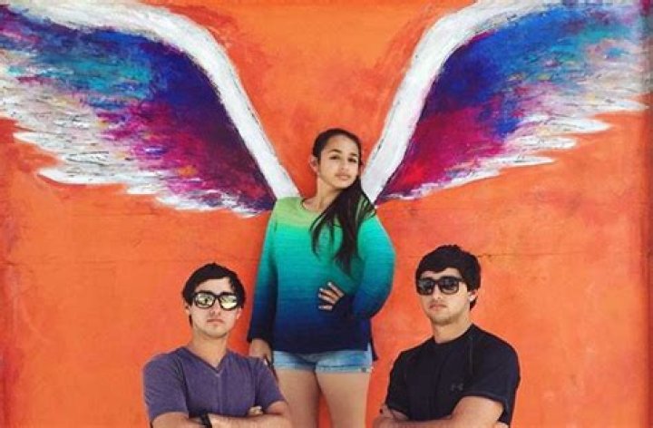 Jazz Jennings&rsquo; Brother Reveals Filming &lsquo;I Am Jazz&rsquo; Is Tough