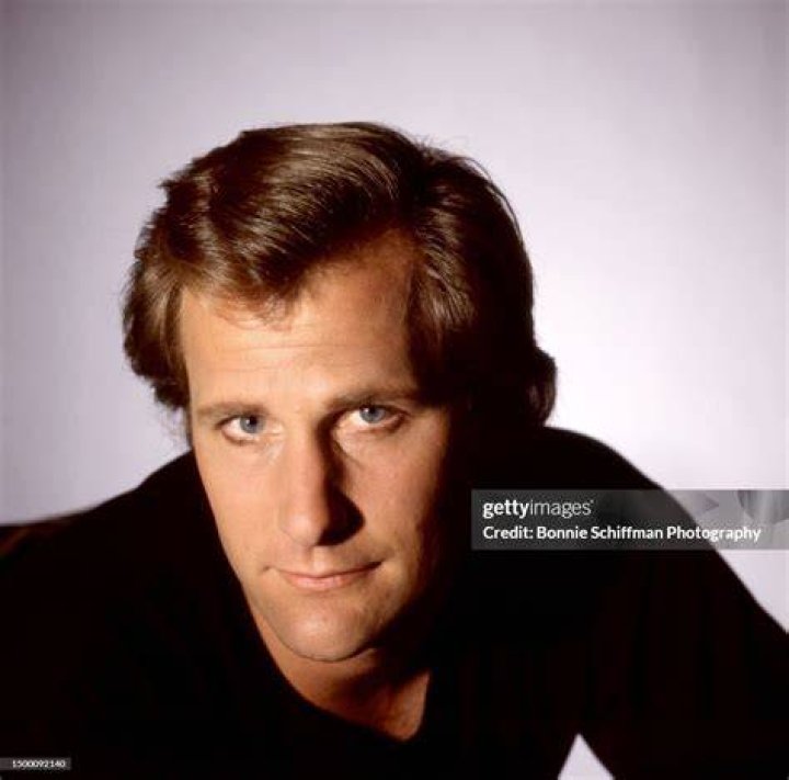 Jeff Daniels' Two Faces "How Many Guys Can Go From 'Newsroom' to 'Dumb