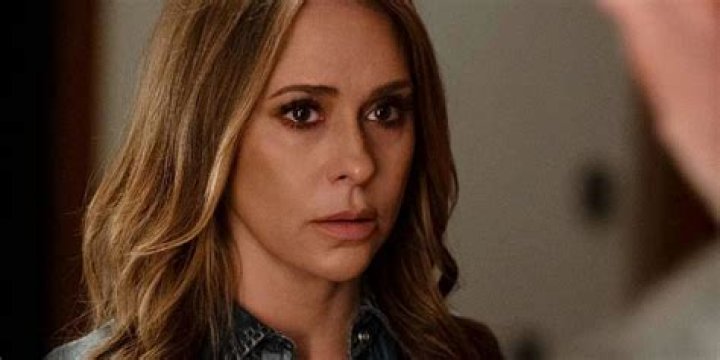 Jenniferlovehewitt Jennifer Love Hewitt Admits It S Really Hard To