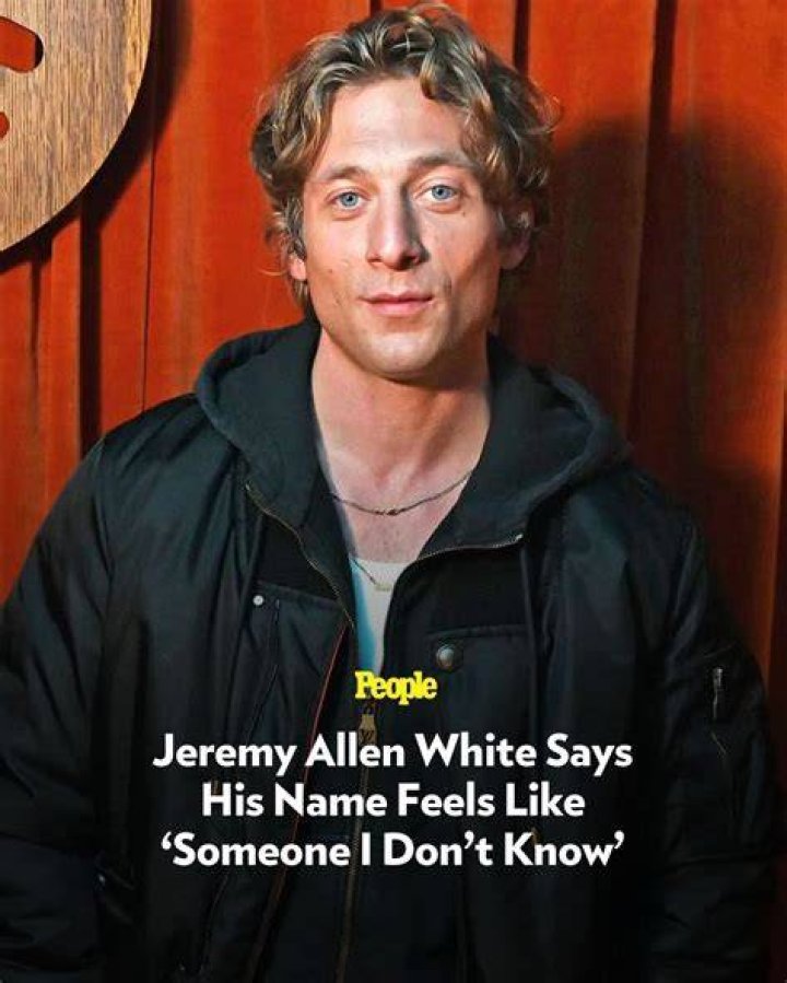 Jeremy Allen White Says His SAG Award Will Live in Daughters' Bedroom