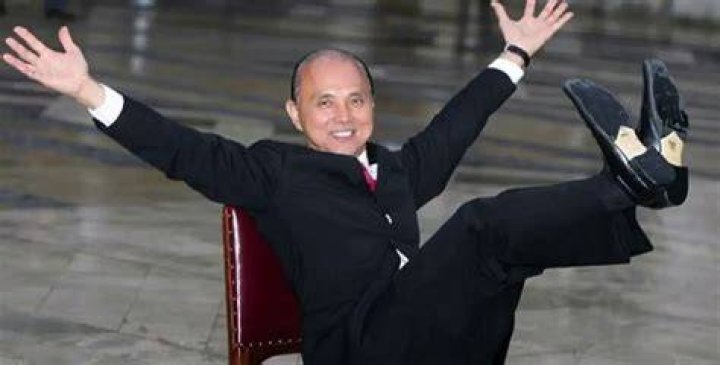 Jimmy Choo Net worth, Age Kids, Weight, BioWiki, Wife 2023 The Personage