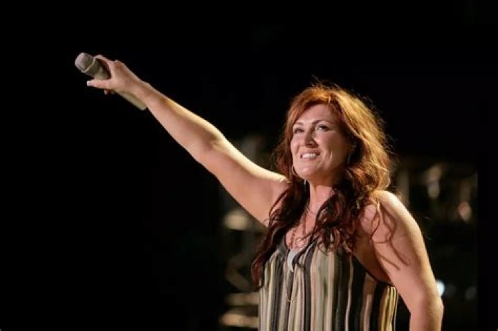 Jo Dee Messina Announces Cancer Diagnosis 96.9 WXBQ