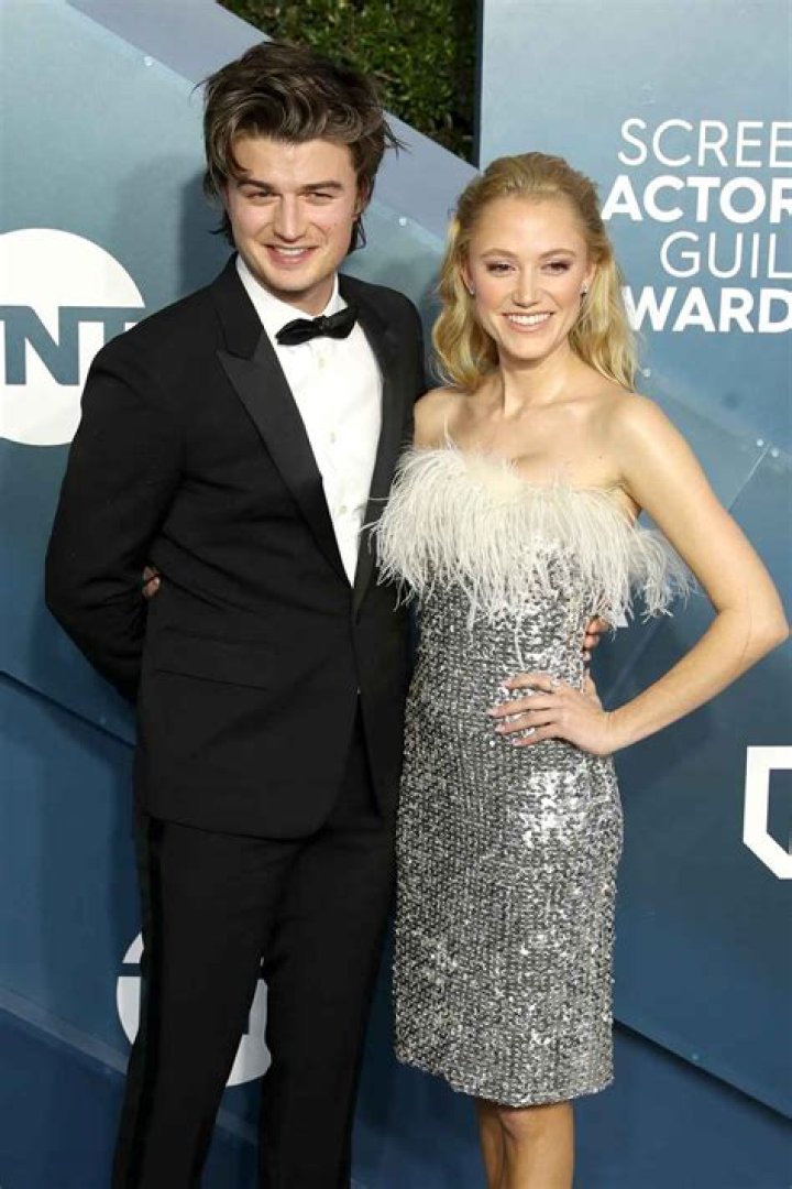 Joe Keery and Maika Monroe Pictures POPSUGAR Celebrity Photo 11