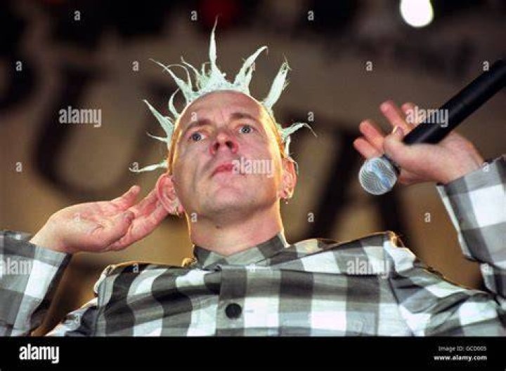John Lydon (AKA Johnny Rotten) de los SEX PISTOLS tiene 60 a&ntilde;os y... SE