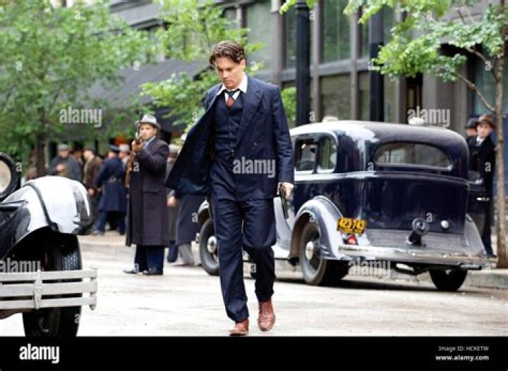 Johnny Depp as John Dillinger in Public Enemy sporting a classic