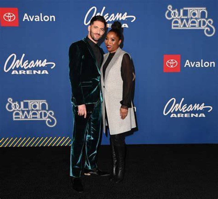 Jon B and his wife rock the vote! Rock