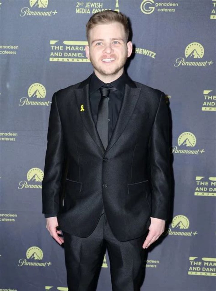 Jonathan Lipnicki Net Worth 2024 Wiki, Married, Family, Wedding