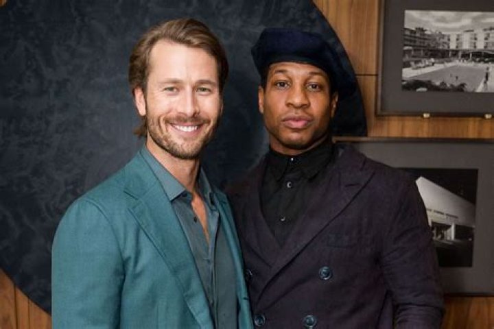 Jonathan Majors made Glen Powell pitch him Devotion in a bathhouse