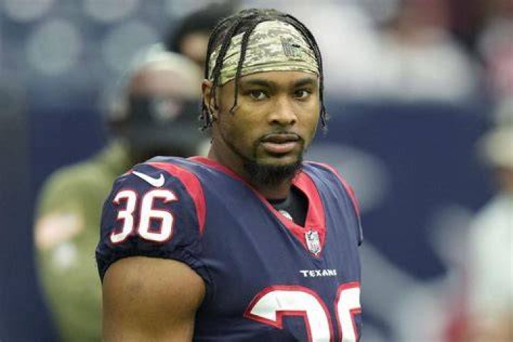 Jonathan Owens Net Worth 2023 NFL Salary Career Home Age