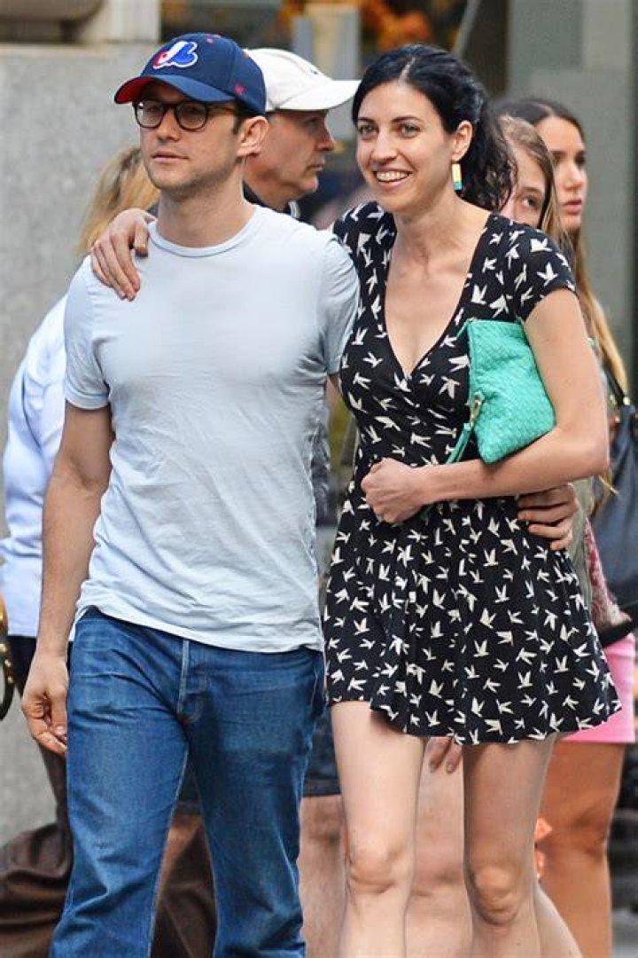 joseph gordon levitt wife Google Search Joseph gordon levitt