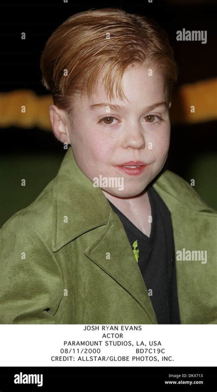 Josh Ryan Evans Biography Facts, Childhood, Family Life & Achievements