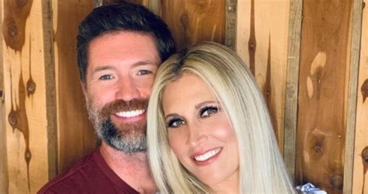 Josh Turner Shares Sweet Message For Wife, Jennifer, On Their 19th