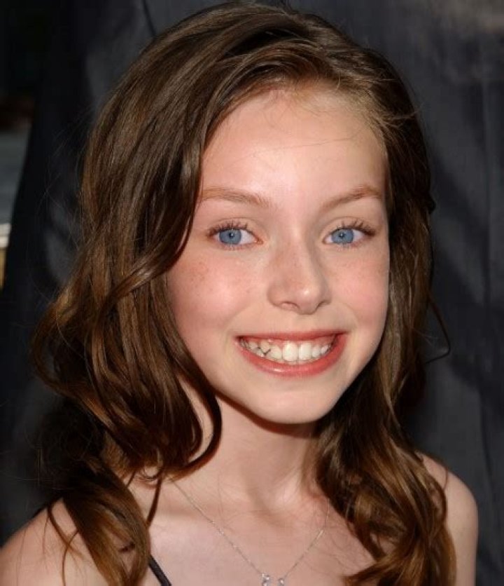 Julia Winter Wiki, Bio, Age, Net Worth, and Other Facts Facts Five