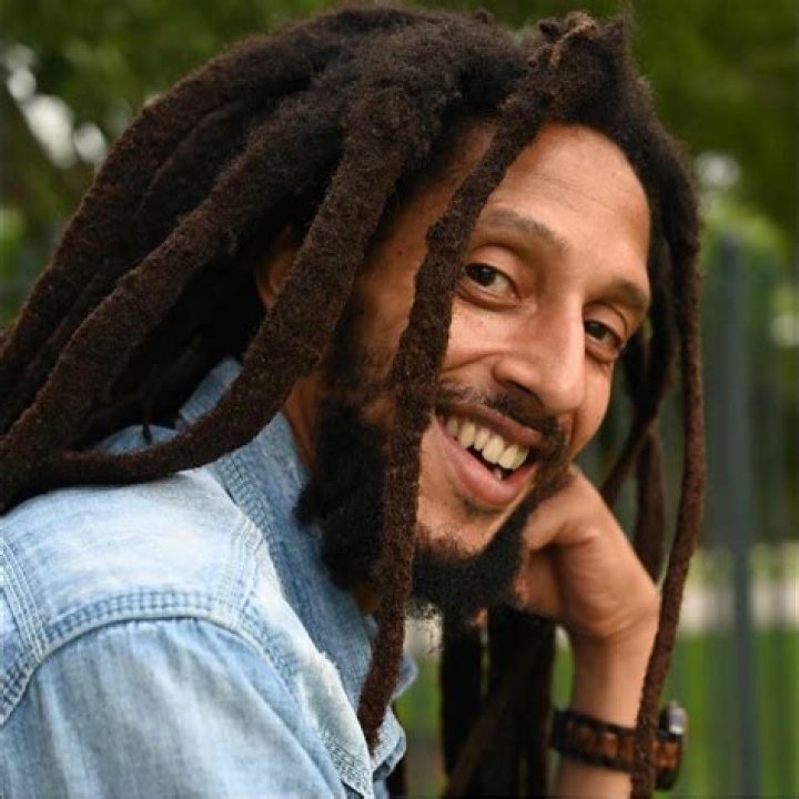 Julian Marley Konop&iacute; může zachr&aacute;nit va&scaron;e děti Legalizace Magaz&iacute;n