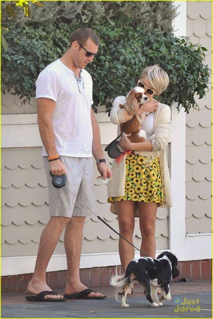 Julianne Hough, Brooks Laich Are &lsquo;Having Problems&rsquo; in Marriage