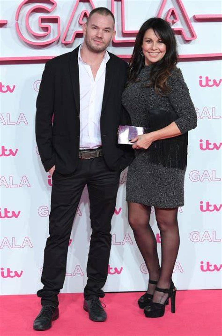 Julie Graham Bio, Age, Height, Teeth, Husband, Kids, Net Worth and Tv Shows