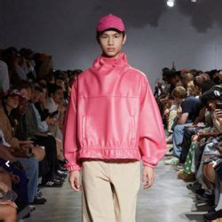 Junnan Wu Model KEV MGMT LinkedIn