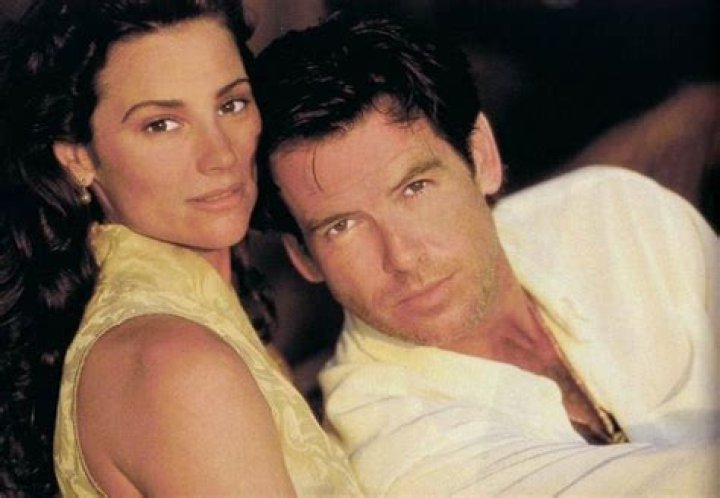 Juntos h&aacute; 25 anos, Pierce Brosnan e Keely Shaye provam amor em fotos