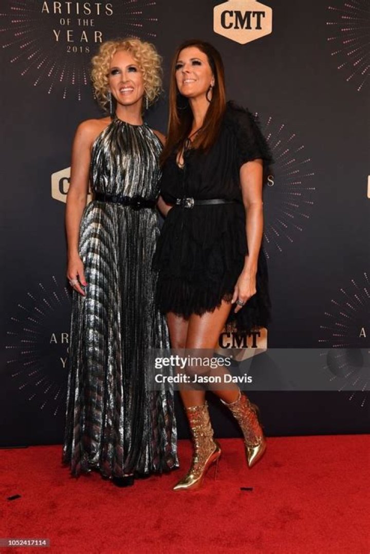 KAREN FAIRCHILD at CMT Artists of the Year 2018 in Nashville 10/17/2018