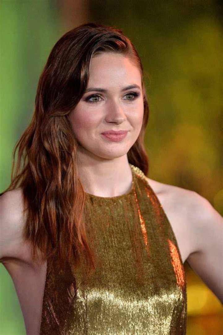 Karen Gillan Hot Latest HQ Pics Images In Short Cloths
