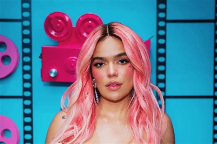 KAROL G on Instagram &ldquo;Tengo ganas de ti 🤍&rdquo; Hair, Hair day, All