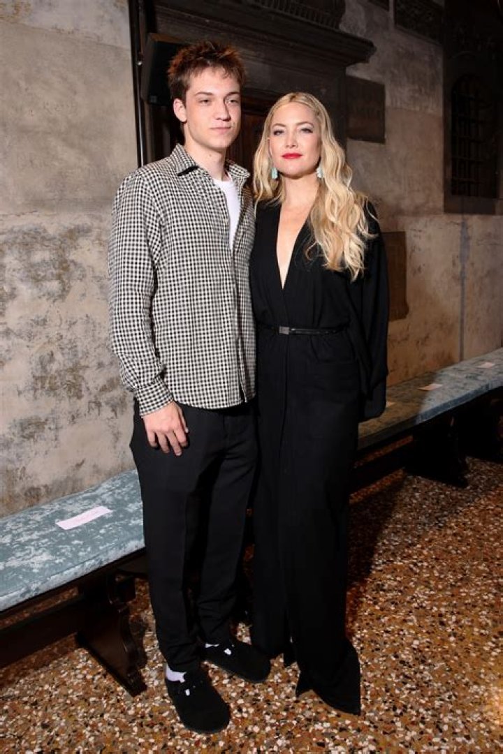 Kate Hudson on Her Relationships With Bill Hudson and Kurt Russell
