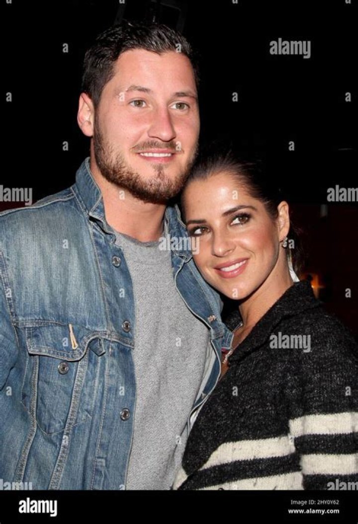 Kelly Monaco and partner Val Chmerkovskiy put on a flirty show as they