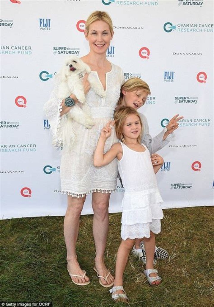 Kelly Rutherford is the picture of happiness with her children in NY