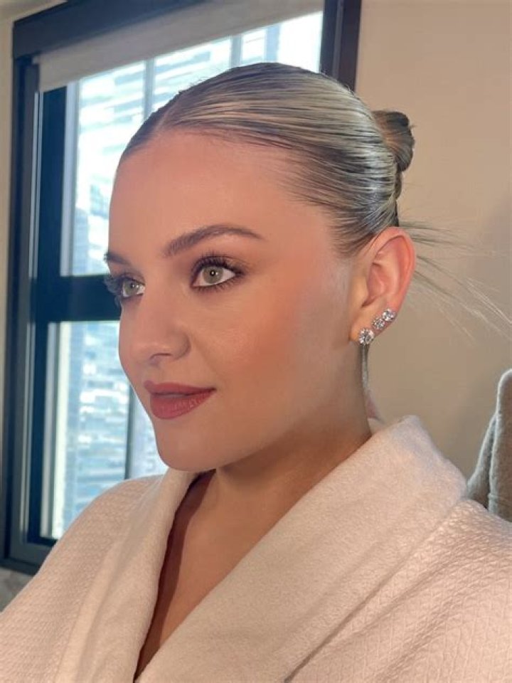 Kelsea Ballerini Hair and Makeup at the 2019 Grammys POPSUGAR