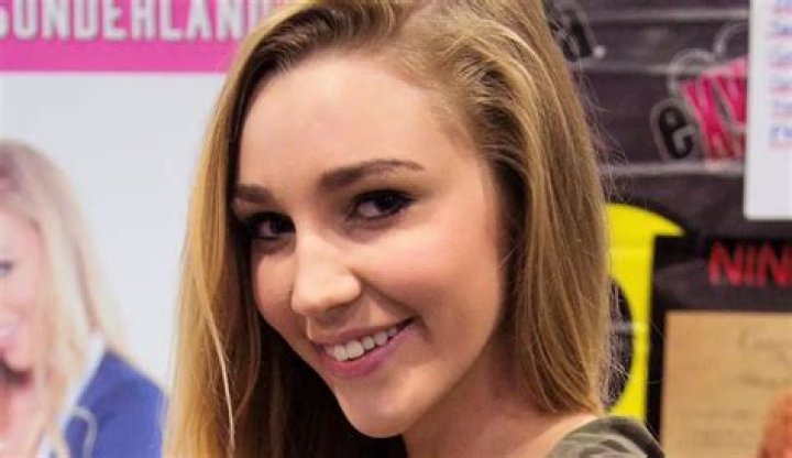 Kendra Sunderland Biography/Wiki Age, Weight, Height, Boyfriend, Career