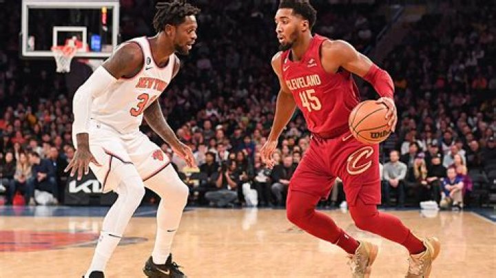 Knicks 12 punch Julius Randle credits Jalen Brunson for making life