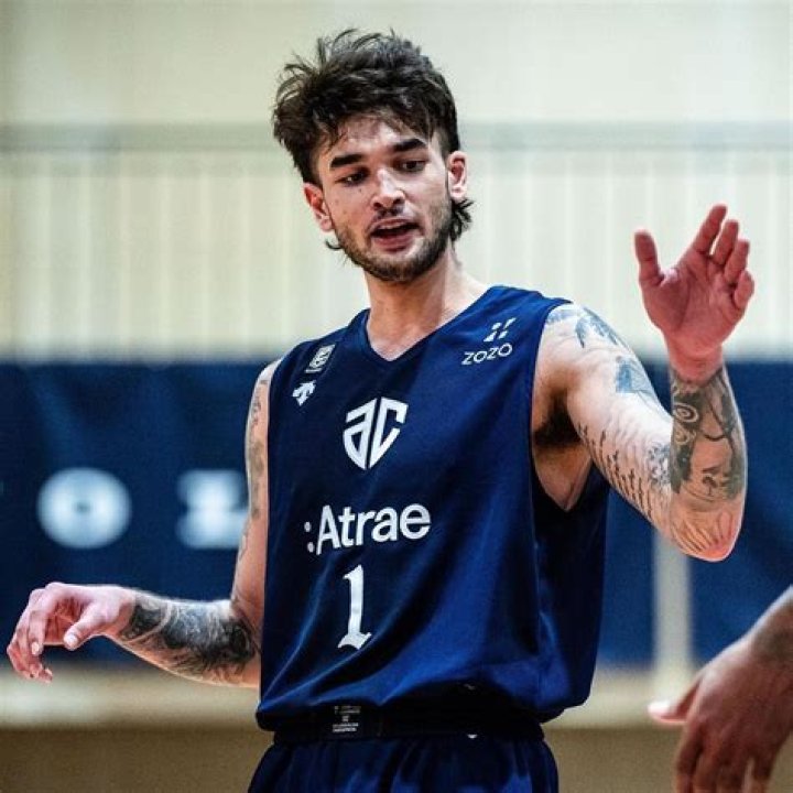 Kobe Paras' Dad Reacts To Son's Withdrawal From UCLA Bruins Nation