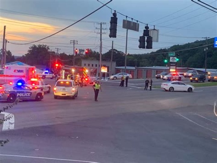 KPD investigates fatal motorcycle crash on Clinton Highway WATE