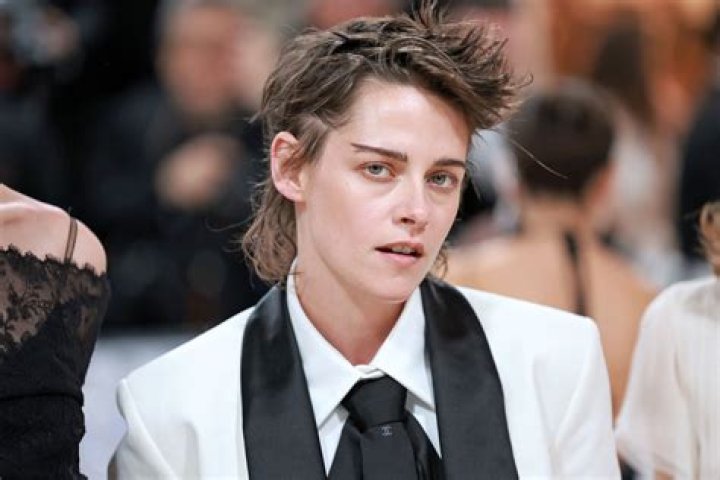 Kristen Stewart Ethnicity, Nationality, Race, Family, Body measurements