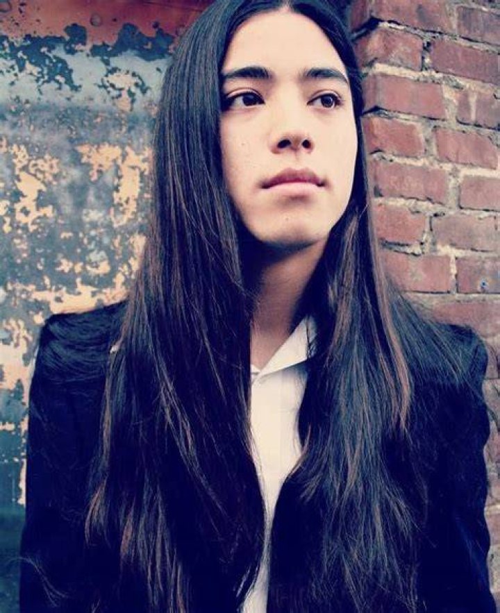 krys hyatt Long hair styles men, Long hair styles, Pretty people