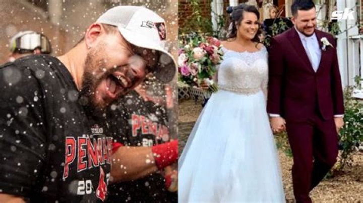 Kyle Schwarber on a dad in March 2022 "Best day of my life"